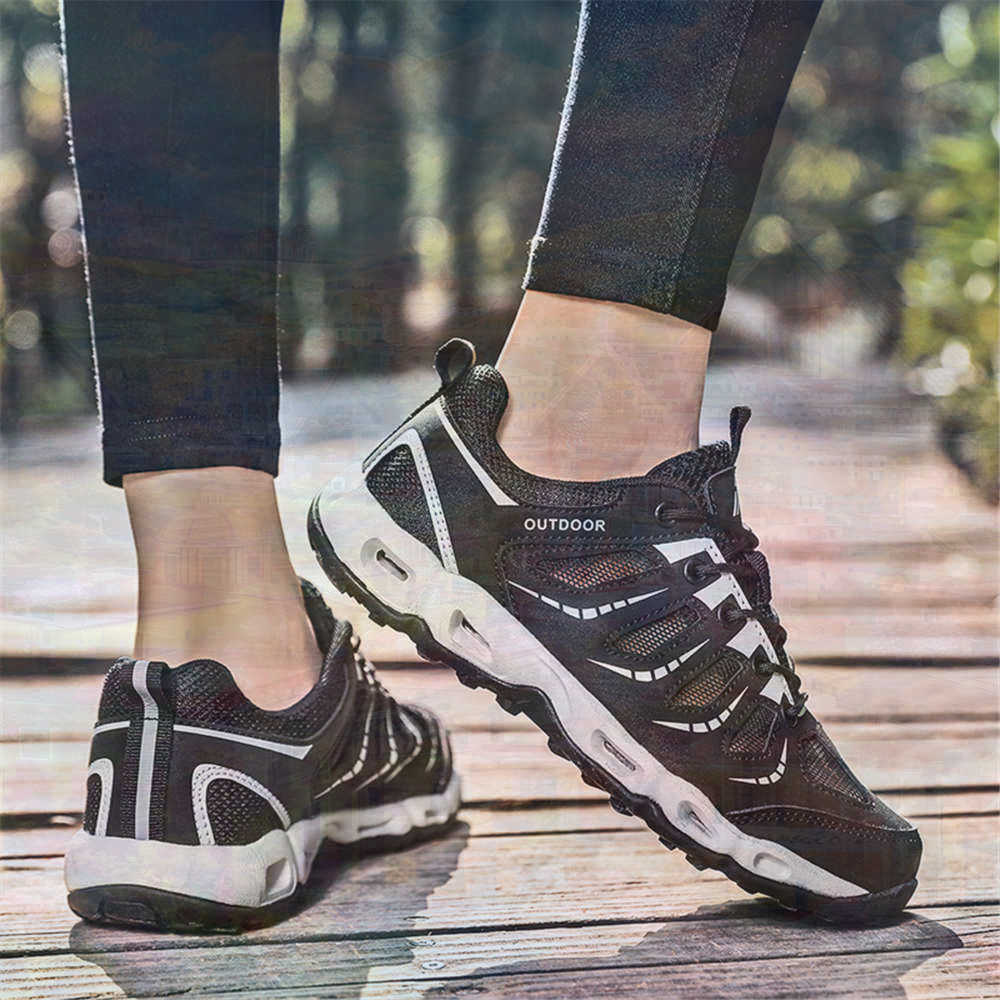 Sumer Round Tip Silver Sneaker - огляд і ціна Tech Accessories For Home Office